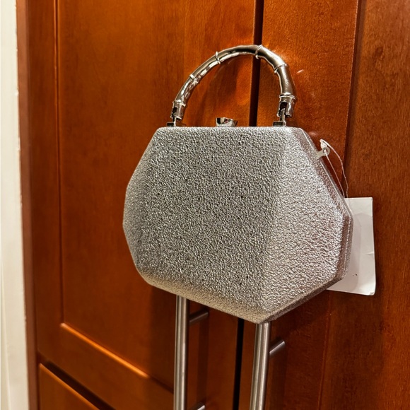 Silver Octagonsl Hard -Shell Evening Clutch - Picture 8 of 8